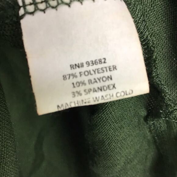 Forgotten Grace Women’s Tee Green High Low Hem Raw Edge Top Size M NWOT - Picture 10 of 10